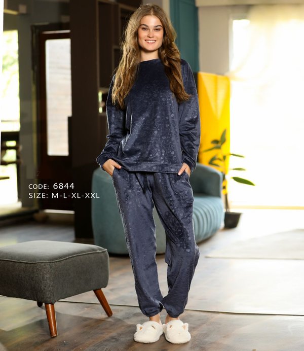 بيجامة شتوي حريمي قطعتين .